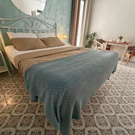 Authentic In Sliema, Steps From The Sea *